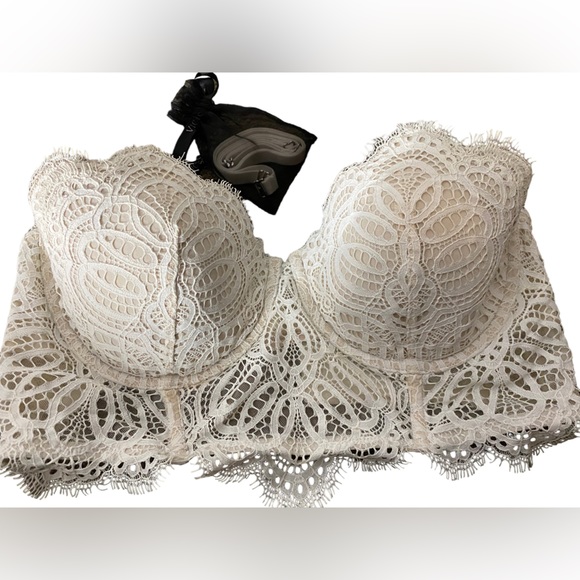 Elegant Cream Lace Bralette - Picture 9 of 13